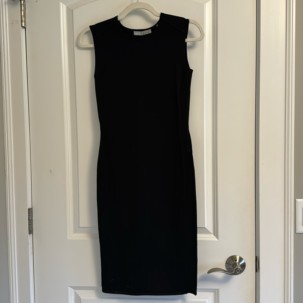Vince body con sweater dress, packable, excellent condition